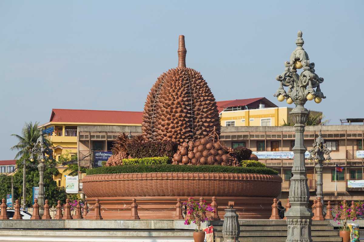 Phnom Penh's Riverside Dining: A Culinary Experience with a View